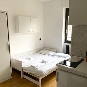 Lovely Well Located Studio - Sammartini Appartamento