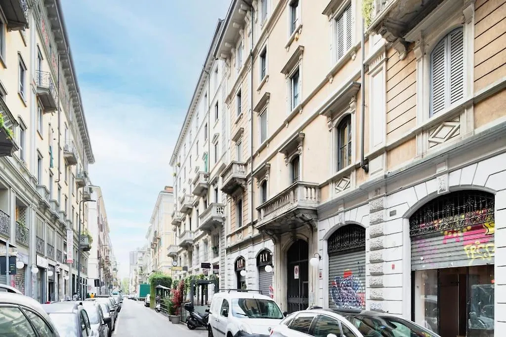 Easylife -Modern And Elegant In The Heart Of Milan contacts