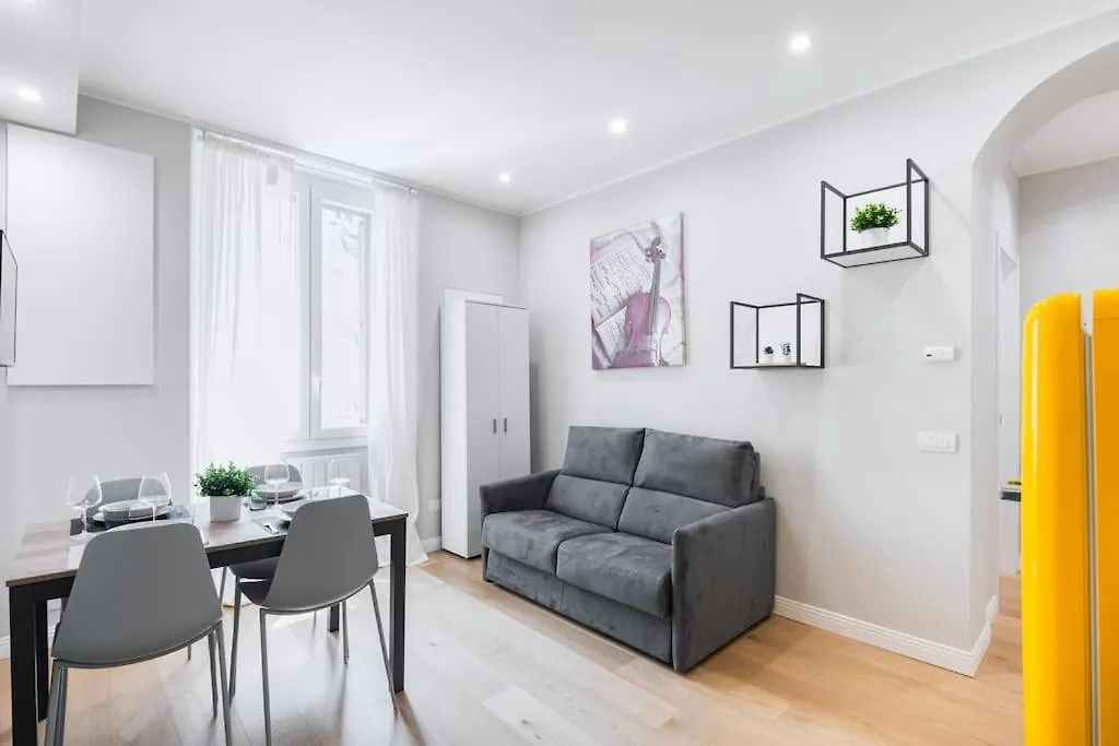 Easylife -Modern And Elegant In The Heart Of Milan Apartment