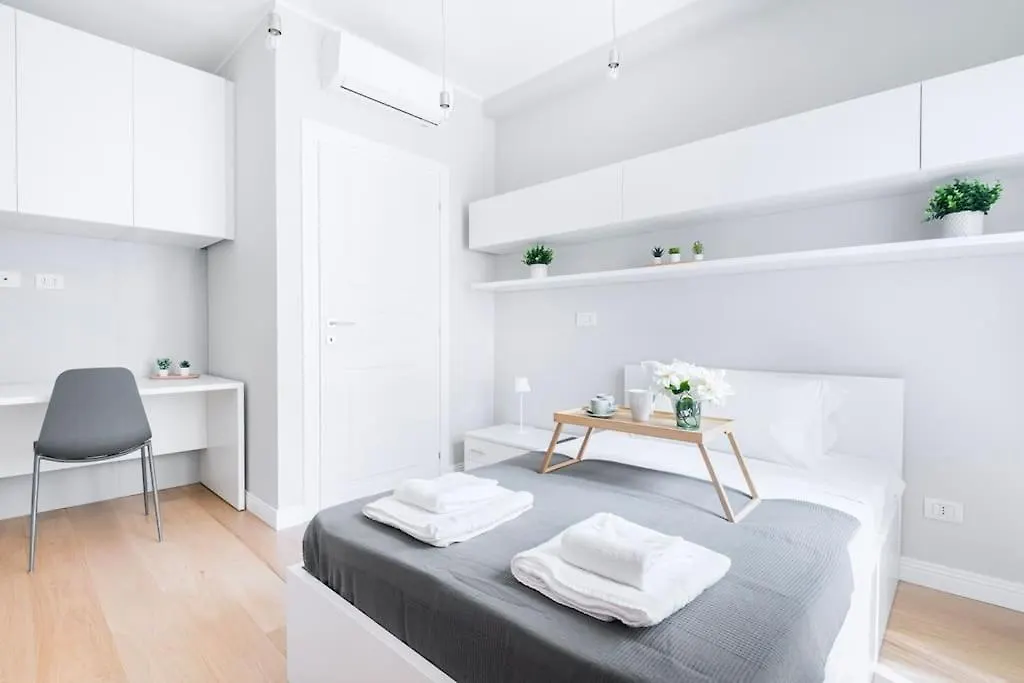 Easylife -Modern And Elegant In The Heart Of Milan Apartment