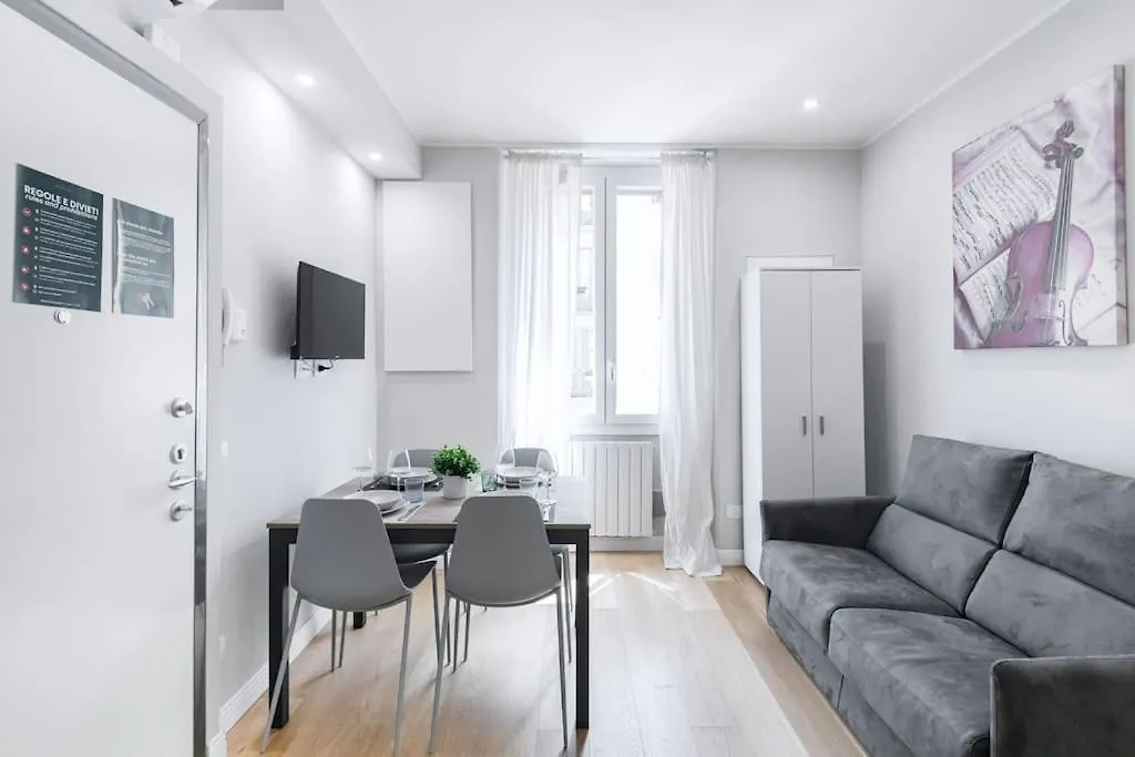 Easylife -Modern And Elegant In The Heart Of Milan Apartment