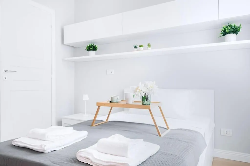 Easylife -Modern And Elegant In The Heart Of Milan Apartment 0*,  Italy