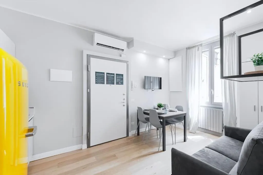 Easylife -Modern And Elegant In The Heart Of Milan Apartment